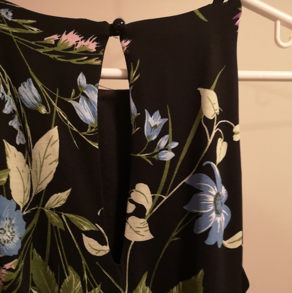 Perfect for a special occasion! Floral dress - Picture 3 of 3